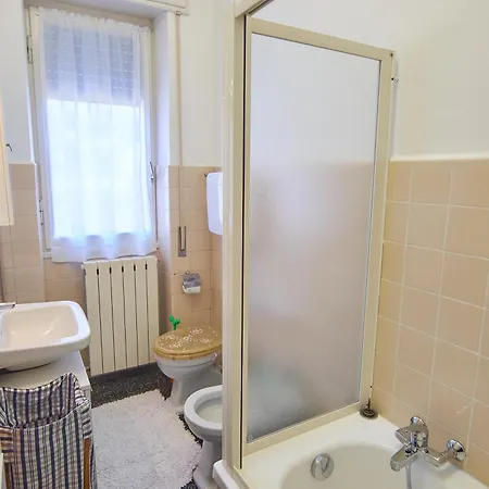 Vecchia Intra - Two-room In The Center For 4 People 아파트 *