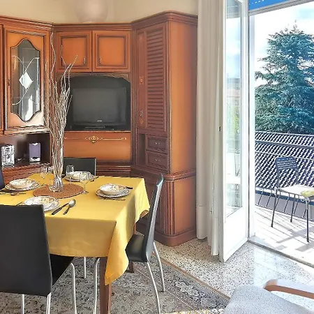 아파트 Vecchia Intra - Two-room In The Center For 4 People