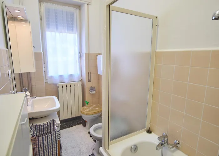 Vecchia Intra - Two-room In The Center For 4 People 아파트 *