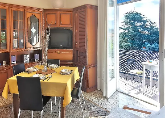 아파트 Vecchia Intra - Two-room In The Center For 4 People