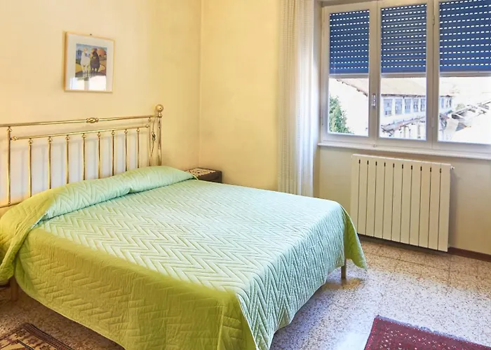 Vecchia Intra - Two-room In The Center For 4 People 아파트 *
